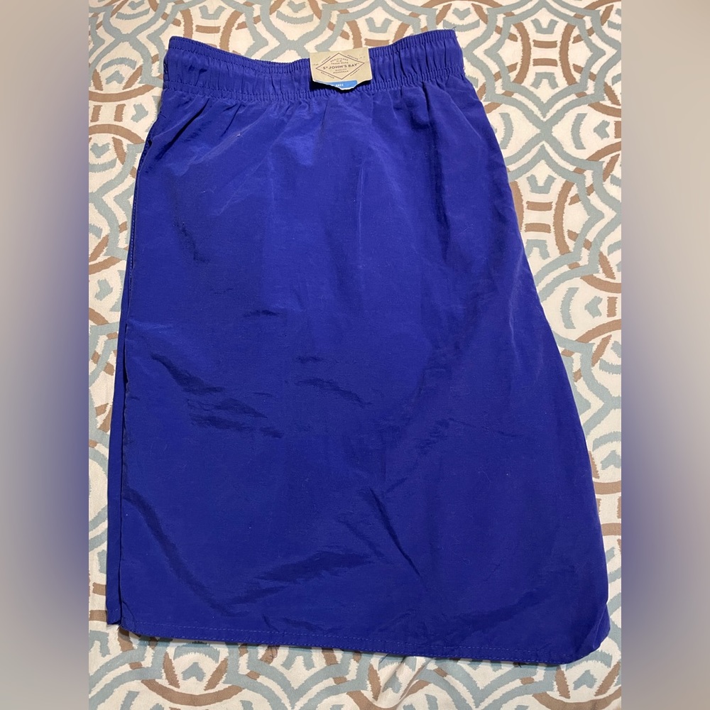 St. John's Bay 8" inseam blue swim trunks - Picture 2 of 4